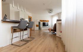City Apartment Klagenfurt Zentrum mit Self Check in und Tiefgarage RING41